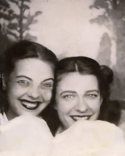 Bettry Ann Bendyk (nee Jones) with Nana at State Fair Park 1944